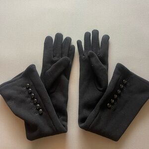 Elegant Black Buttoned Women's Gloves